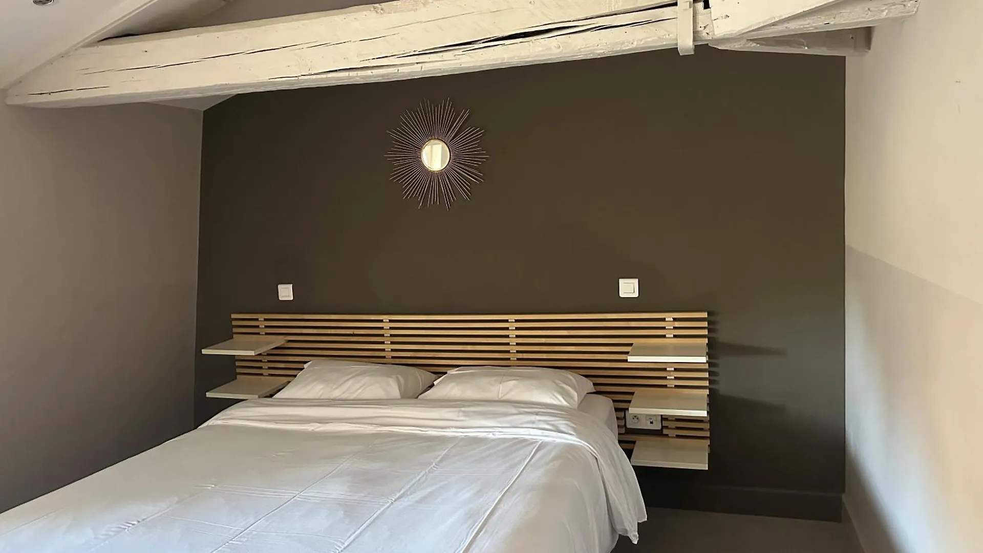 Hotel Auberge De Jeunesse Hi Avignon France